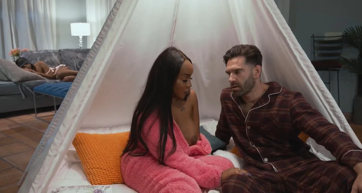 Daddy's Girl - Lily Starfire - Mama Mustn't Catch Us